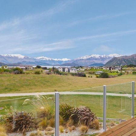 Infinity And Beyond Villa Wanaka Bagian luar foto