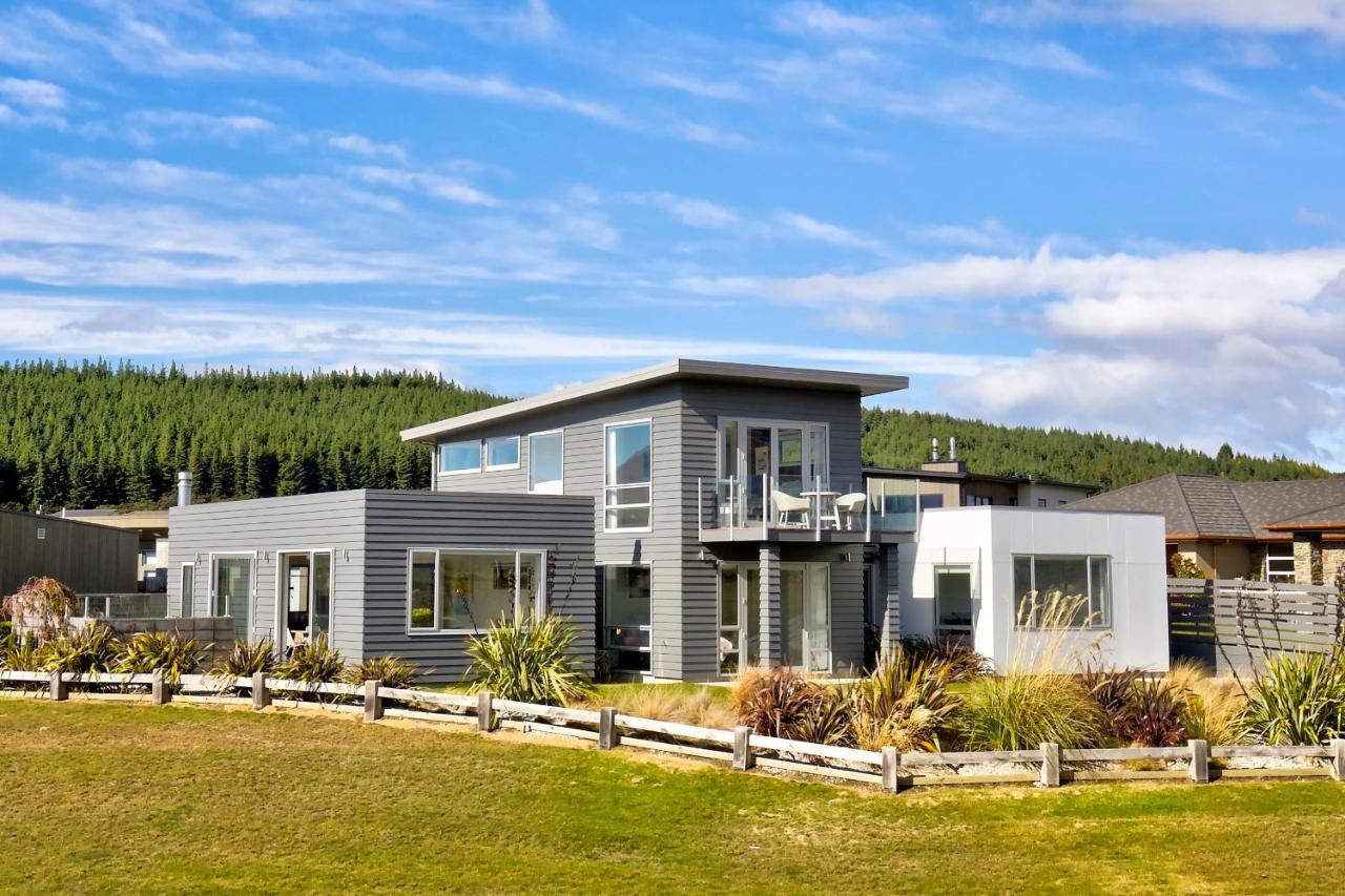 Infinity And Beyond Villa Wanaka Bagian luar foto