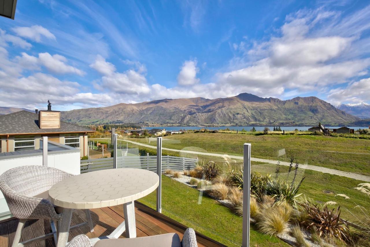 Infinity And Beyond Villa Wanaka Bagian luar foto