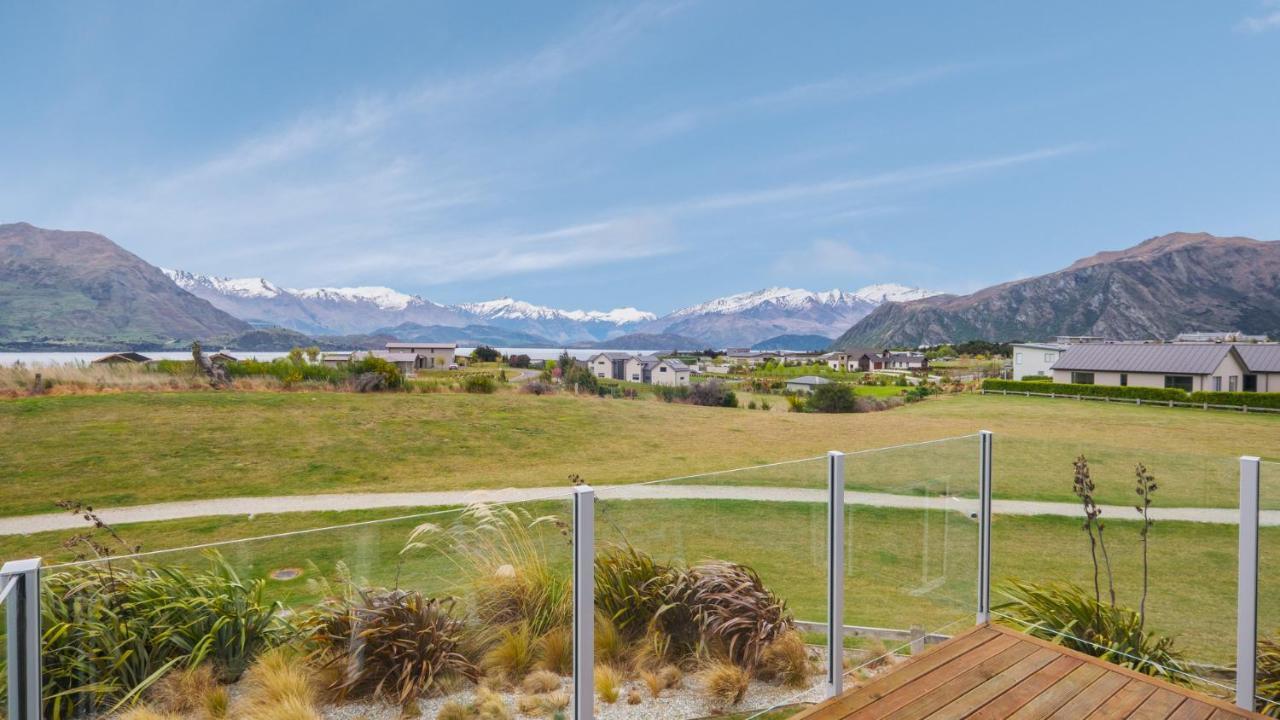 Infinity And Beyond Villa Wanaka Bagian luar foto