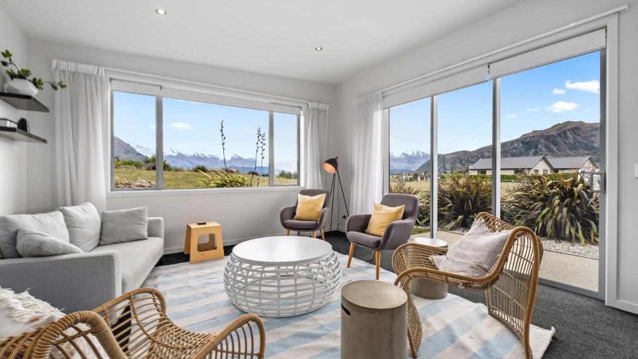 Infinity And Beyond Villa Wanaka Bagian luar foto