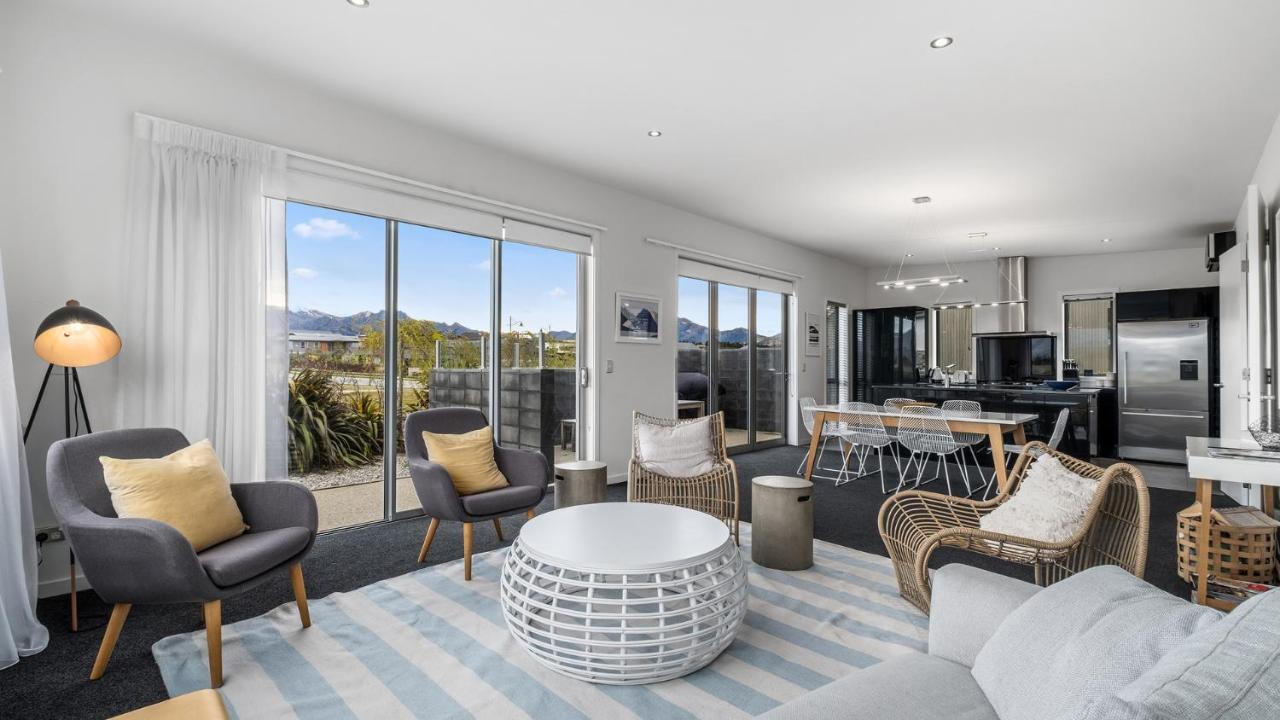 Infinity And Beyond Villa Wanaka Bagian luar foto