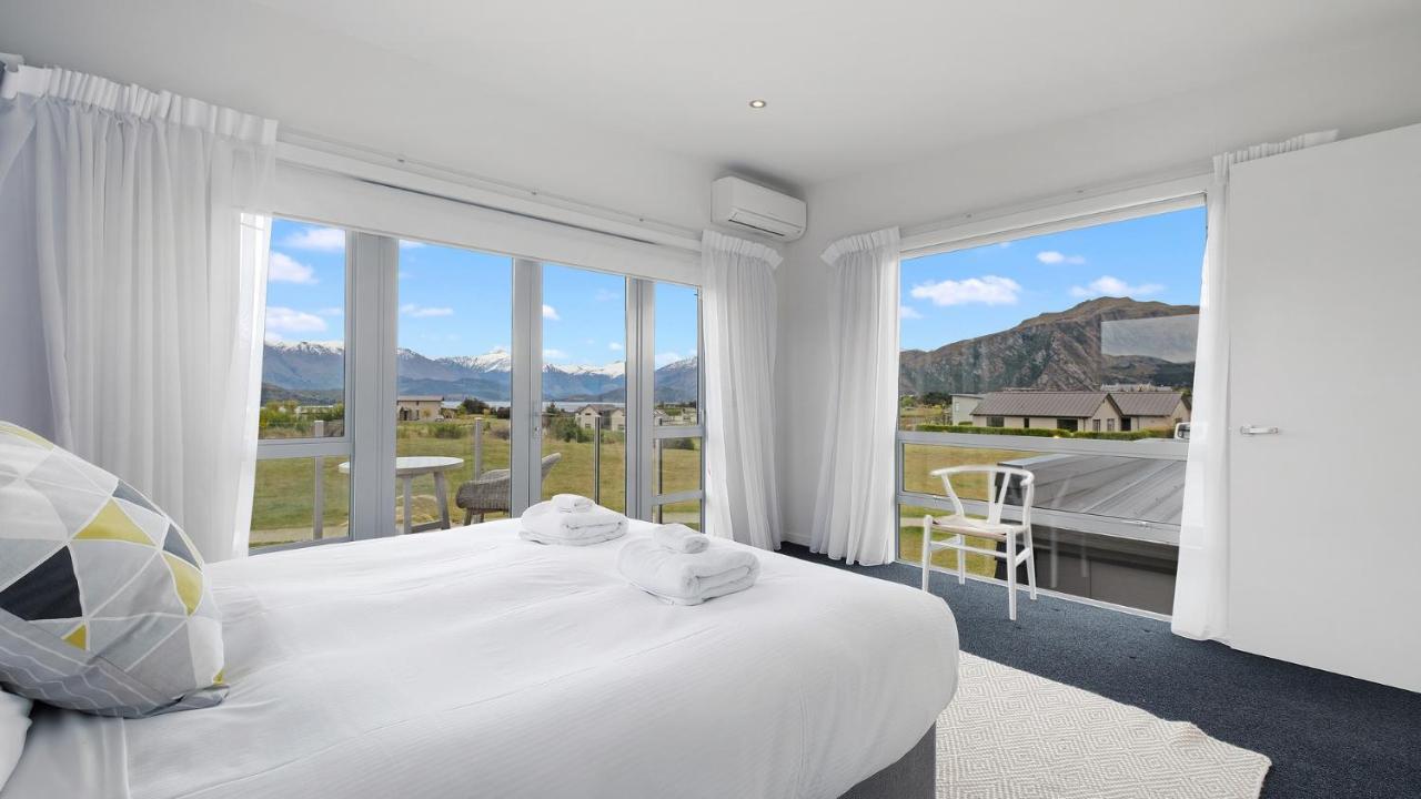 Infinity And Beyond Villa Wanaka Bagian luar foto